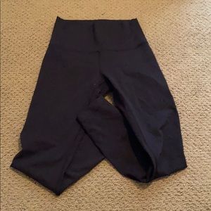 black lululemon wunder under leggings